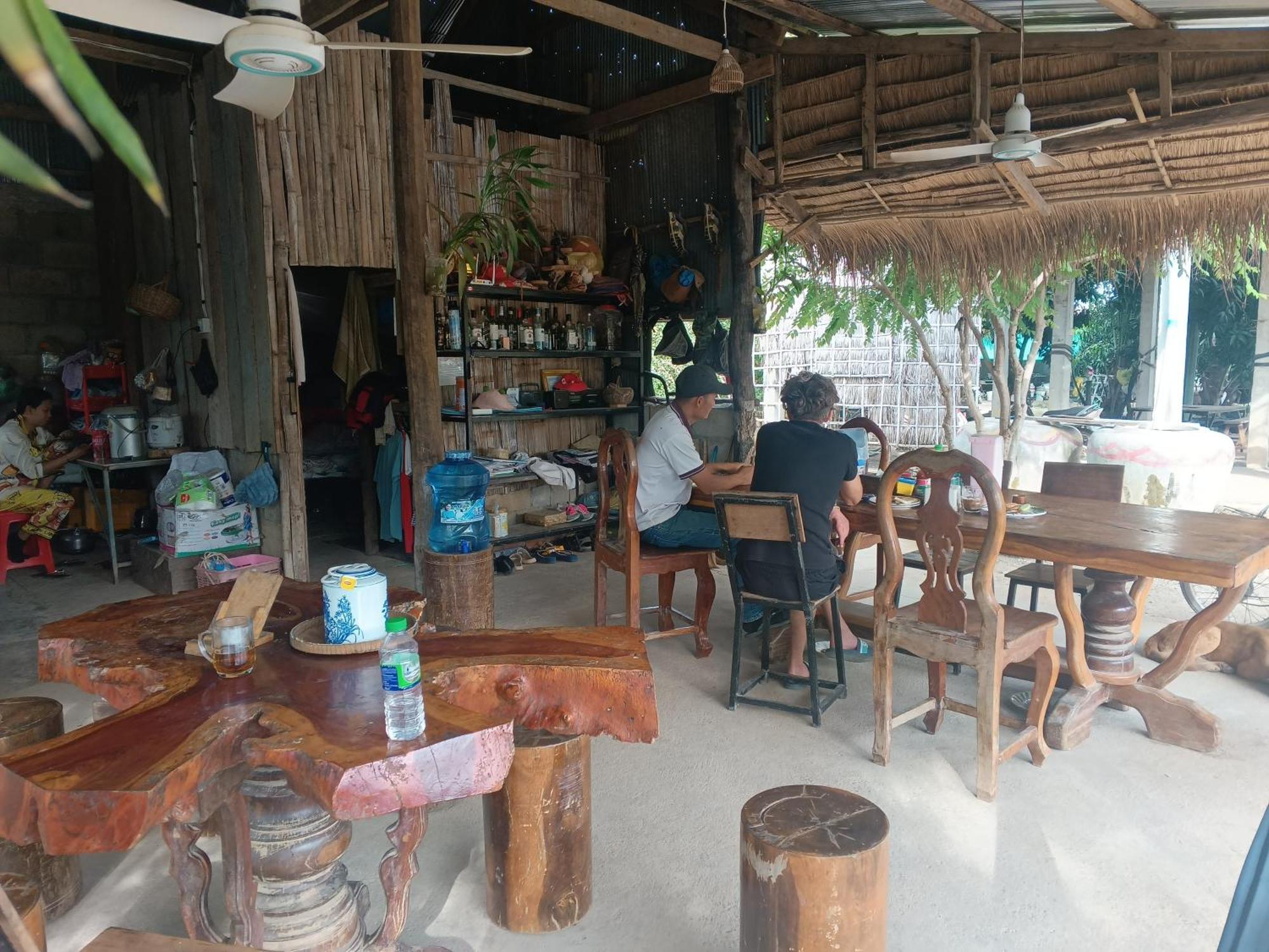 Family Batcave Homestay باتامبانغ المظهر الخارجي الصورة