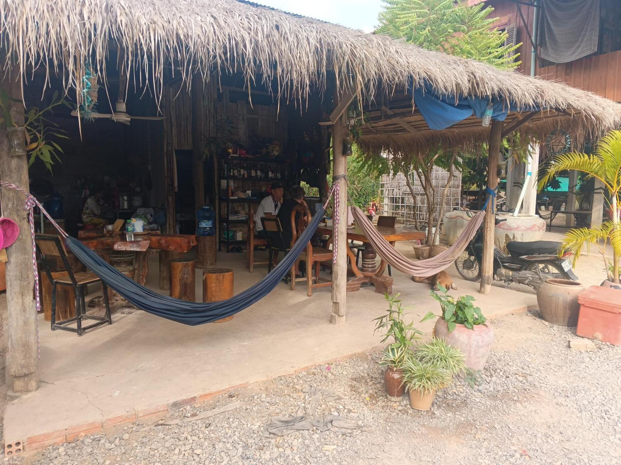 Family Batcave Homestay باتامبانغ المظهر الخارجي الصورة