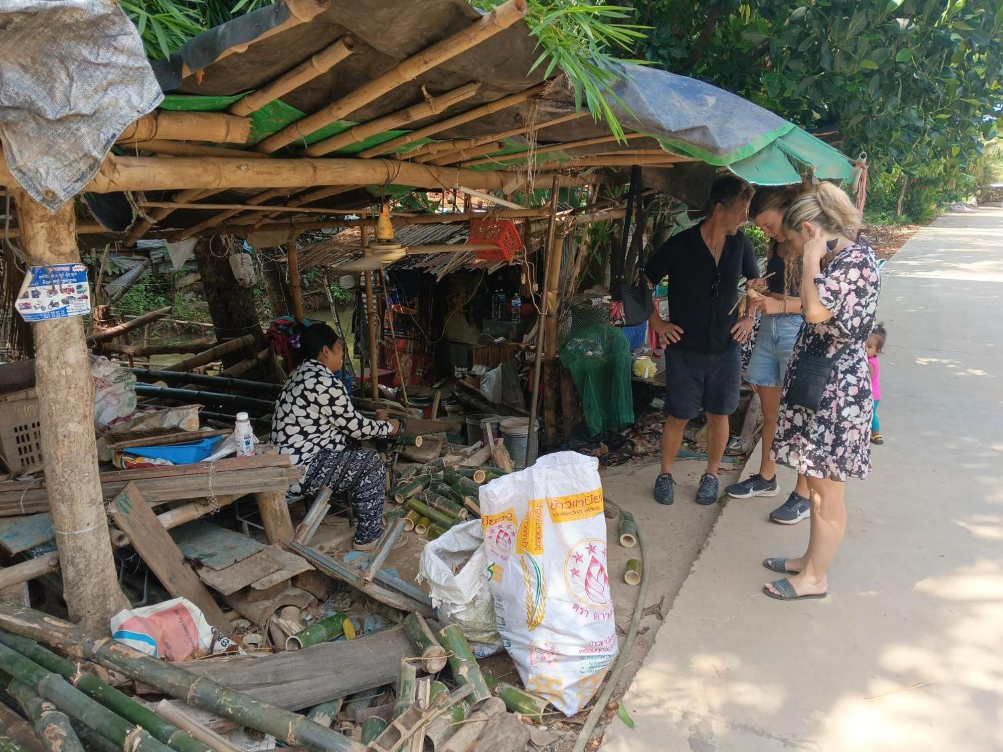 Family Batcave Homestay باتامبانغ المظهر الخارجي الصورة