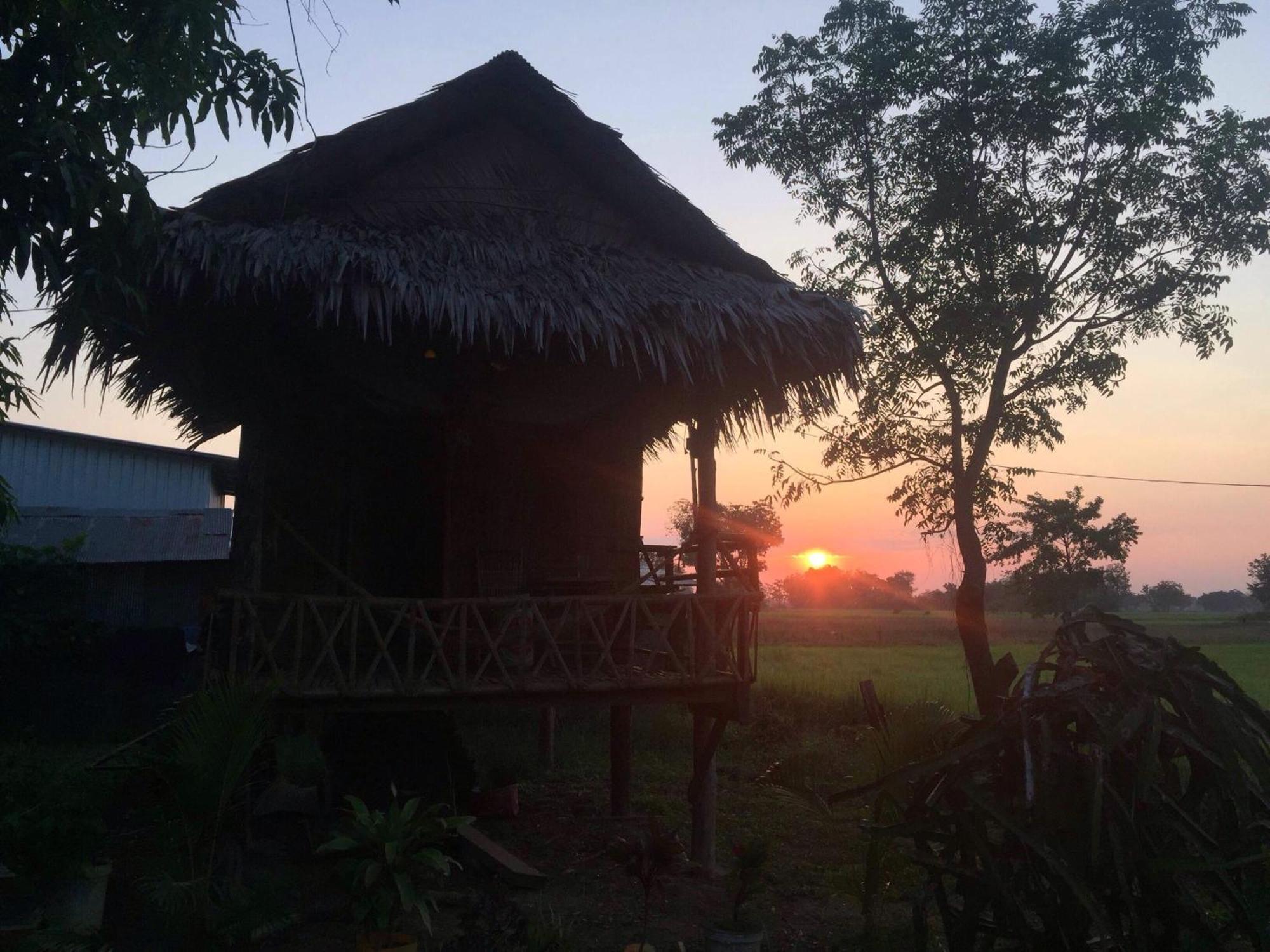 Family Batcave Homestay باتامبانغ المظهر الخارجي الصورة
